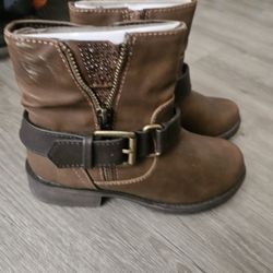 Girls youth boots 12
