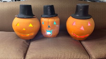 3 pumpkin lanterns