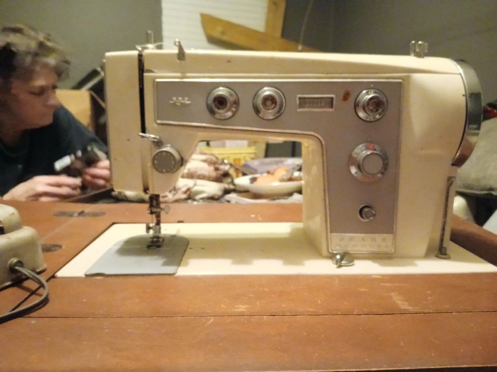 Singer Sewing Machince