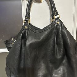 Gucci  - Signature Print Black Purse