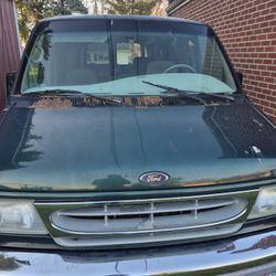 2001 Ford E-150