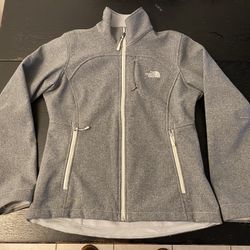 Women’s north face jacket medium