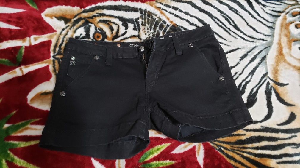 Women's Miss Me Shorts Size 30. $35. Pickup In Oakdale