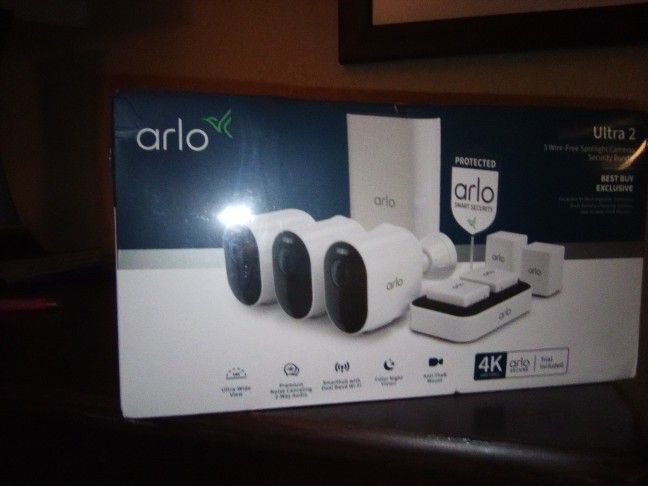 ARLO Ultra 2 (Home or business security camera set)