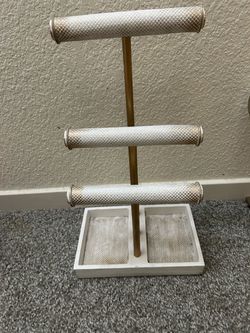 3-Tier Jewelry Stand with Tray Base