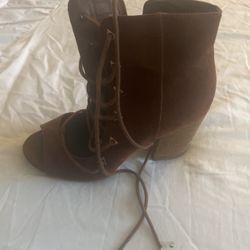 5 1/5 And 6 Woman Shoes 