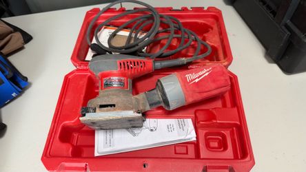 MILWAUKEE 1/4 SHEET SANDER