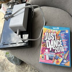 Nintendo Wii U Console With 2 Games 