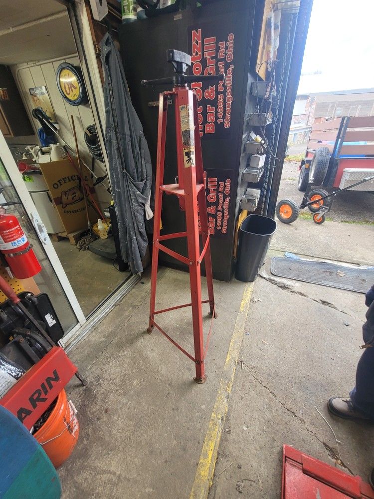 2 Ton Tripod Stand