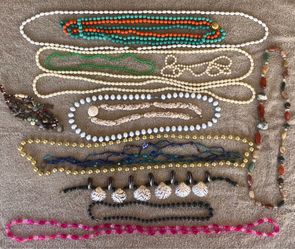 Vintage Costume Jewelry 15 pieces.