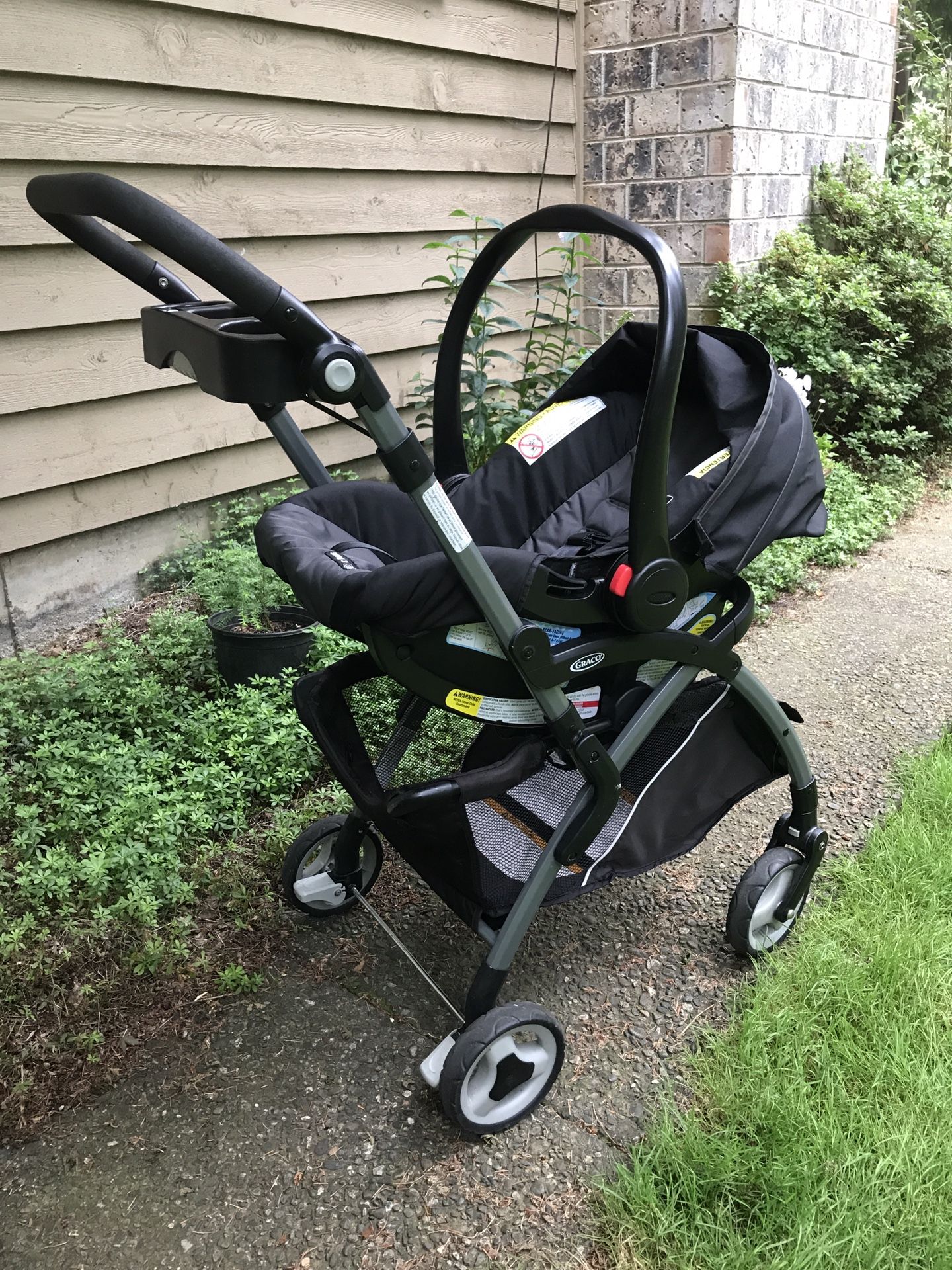 Graco click connect car seat and stroller