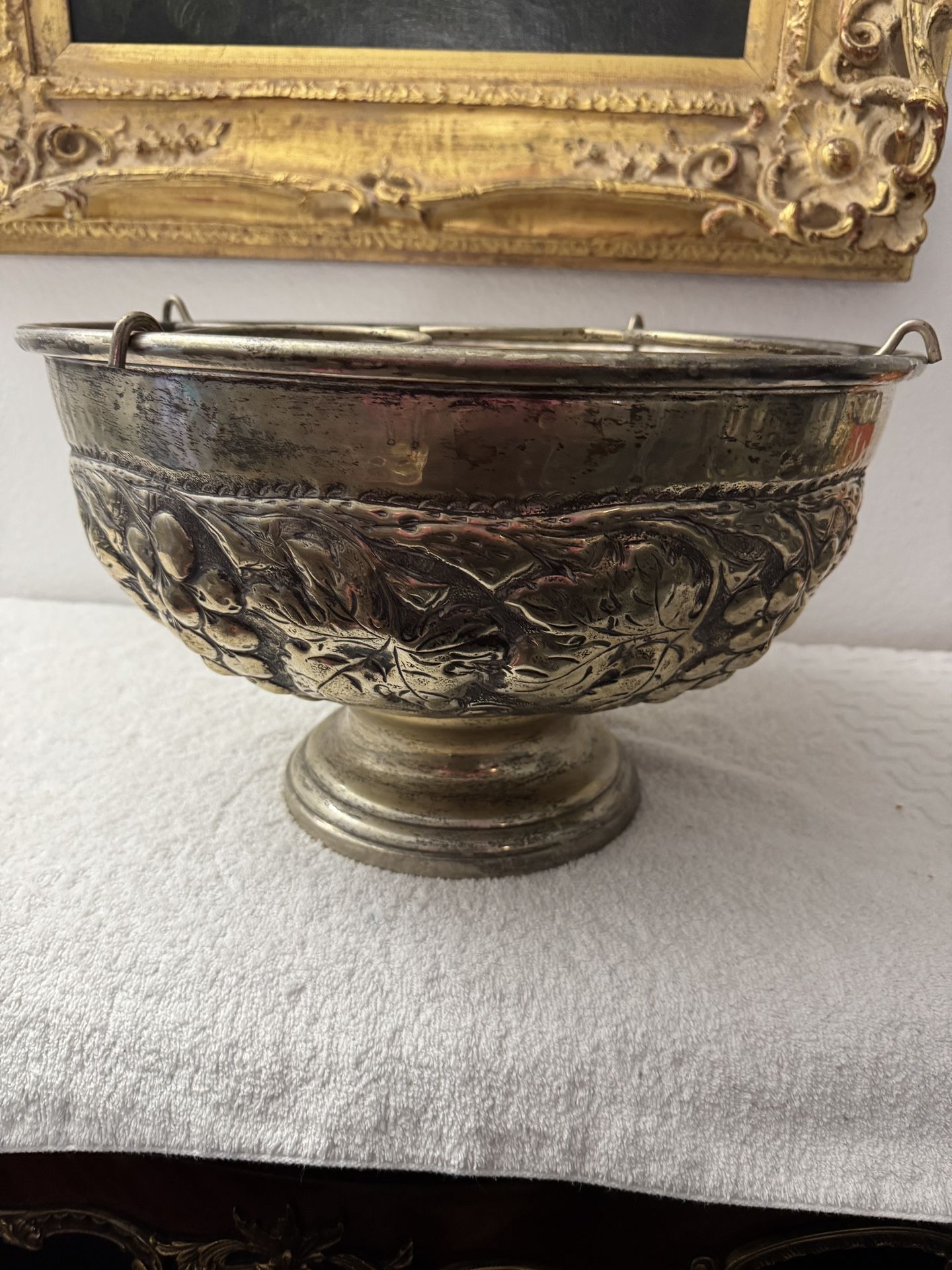 Vintage Punch Bowl  /wine Holder