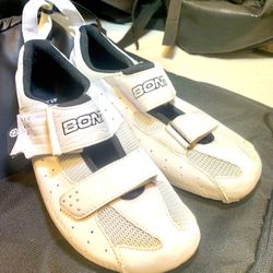 BIKE SHOES size 8 (CARBON FIBER/leather Components)