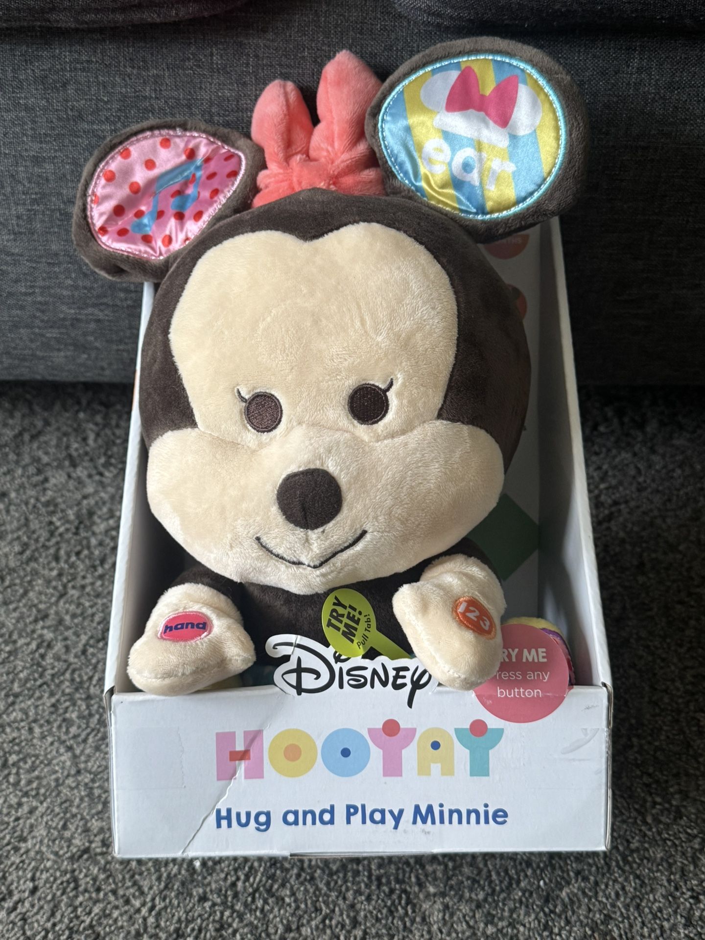 Disney Hooyay Hug & Play Minnie Mouse 