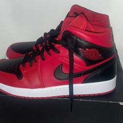 Jordan 1 Mid 