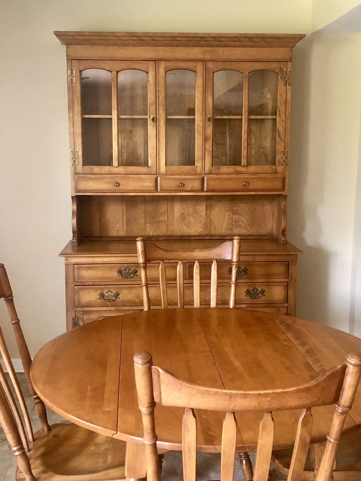 Cushman Colonial Creation - Maple Wood Dining Set