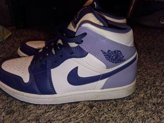 Air Jordan 1 mid size 7.5 women no box