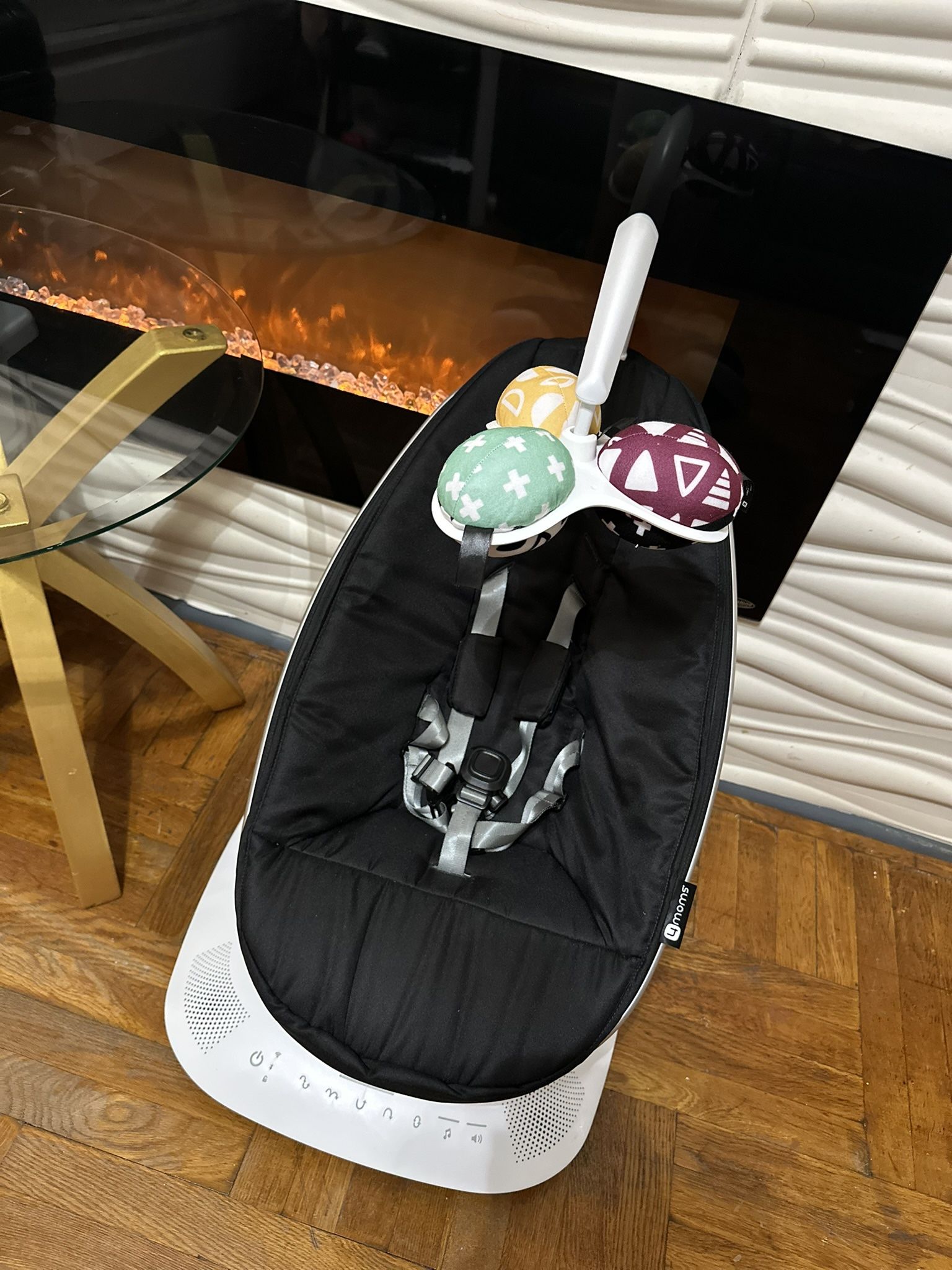 4 Moms Mamaroo Swing