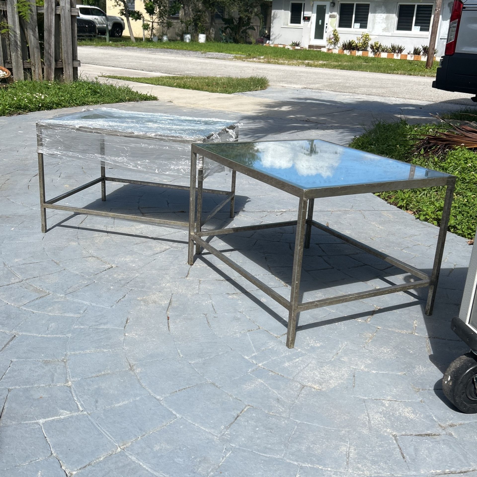 2 Side Tables