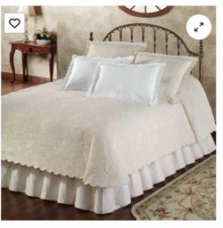 Coverlet Gently used double or twin Matalisee off white coverlet & 2 sham covers - perfect