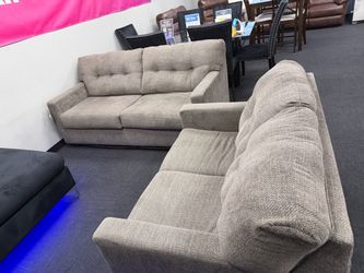 Light brown sofa and loveseat 🛋️