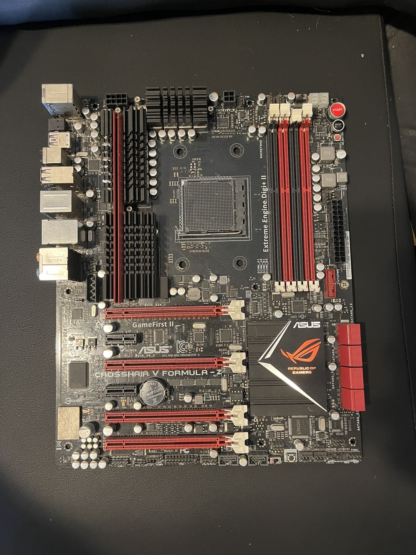 ASUS Crosshair V Formula-Z Motherboard AMD 990FX DDR3