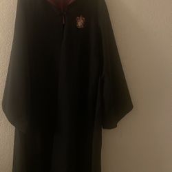 Woman  Wizarding World Of Harry Potter Robe  (M)  Plus Socks  (5 pairs) 