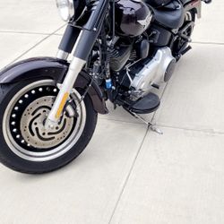 2014  HARLEY DAVIDSON  MOTORCYCLE