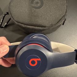 Apple Beats Solo3 Wireless Headphone [Like New]