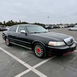 2003 Lincoln Town Car Signature