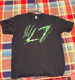 L7  T-Shirt - Large