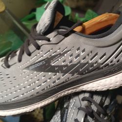 Brooks Mens Ghost 13 Running Size 11.5D