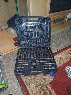 Duralast 180 piece tool set