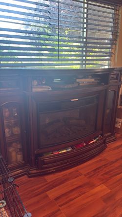 Fireplace / tv set up