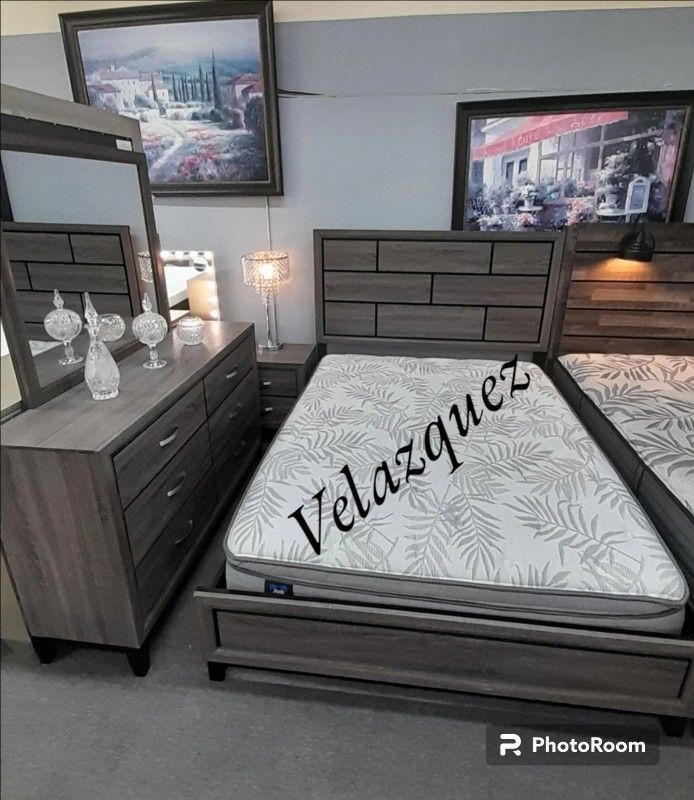 ✅️✅️ 4 Pc Akerson Queen Bedroom Set  (Mattress not included)✅️