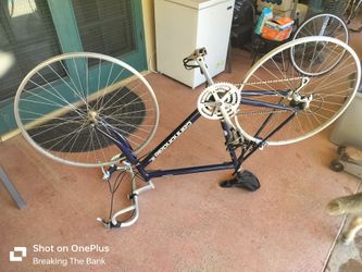 1999 Cannondale r300 road bike excellent condition the only thing wrong with it is the seat is torn other then that well and the tubes and tires  $250