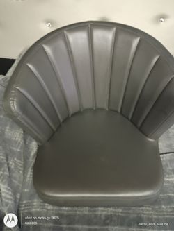 Stool seats