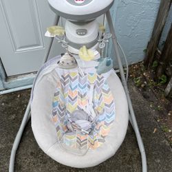Fisher Price Plush Cradle N' Swing Snugapuppy