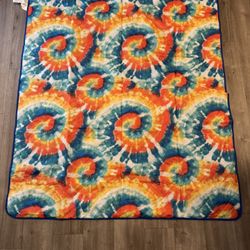 Tie-Dye Picnic Blanket
