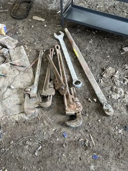 Pipe wrenches.