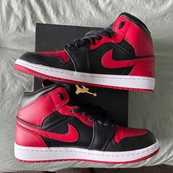Jordan 1 Mids Banned