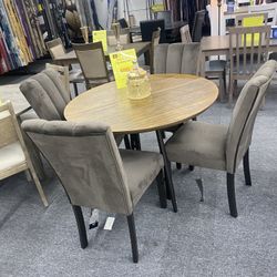5 Pc Dinning Table Set $399