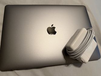 Apple MacBook Pro 16" inch Barely Used only 233 charges