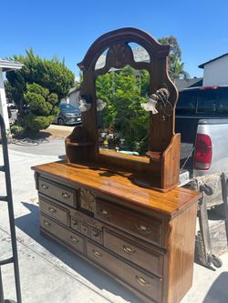Dresser