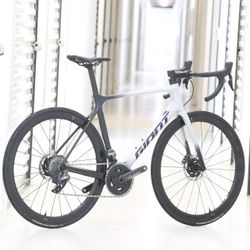 2022 Giant TCR Advanced Pro Disc 0 SLR Carbon wheels+Quarq POWER METER M/Large 
