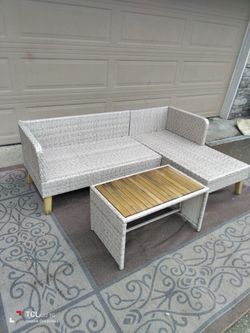 Wicker set not cushions great shape