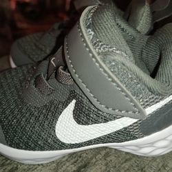 2C- Nike Revolution 6 NN (TDV) Iron Grey/White Boy's Toddler Shoes