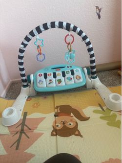 Fisher price Glow and grow kick and play gym baby playmat