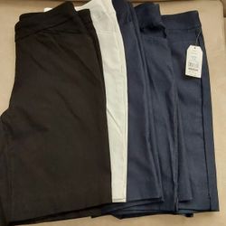 NEW, Women's Casual Shorts...SEE DESCRIPTION 