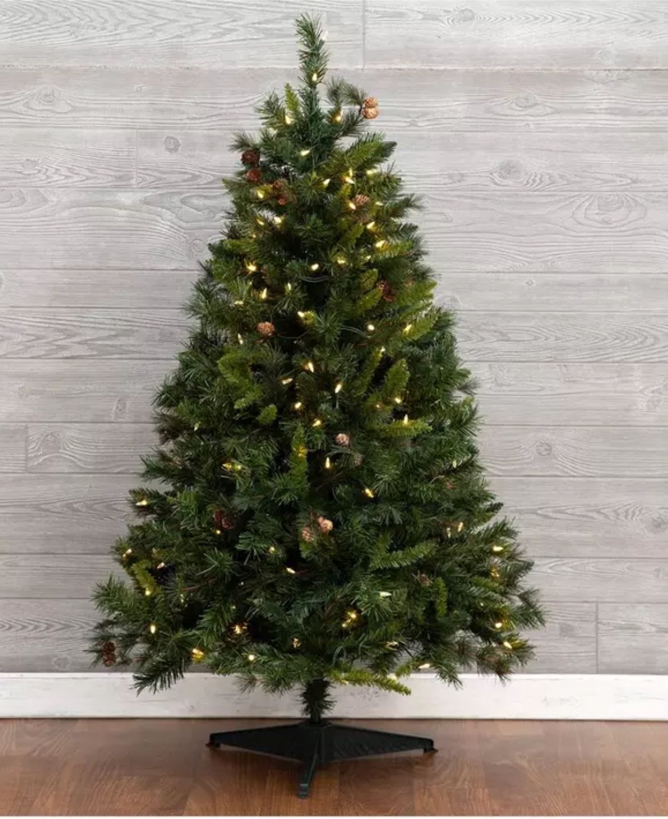 Yuletide Pine Christmas tree NWT 4.5 Ft. clear smart lights.